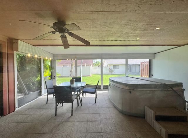 31 Walcott Drive, Boynton Beach, FL 33426