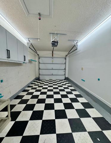 31 Walcott Drive, Boynton Beach, FL 33426