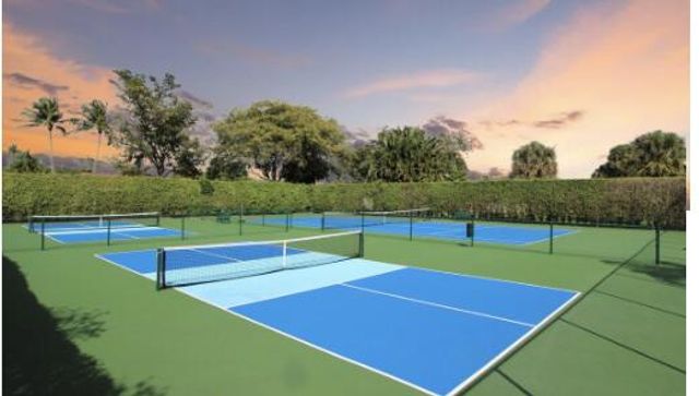 31 Walcott Drive, Boynton Beach, FL 33426