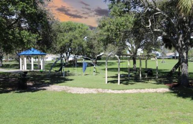 31 Walcott Drive, Boynton Beach, FL 33426