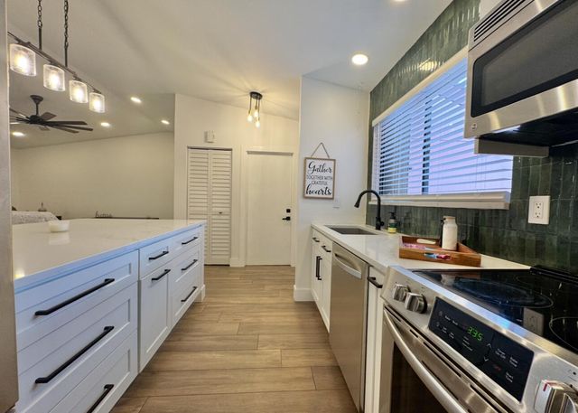 31 Walcott Drive, Boynton Beach, FL 33426