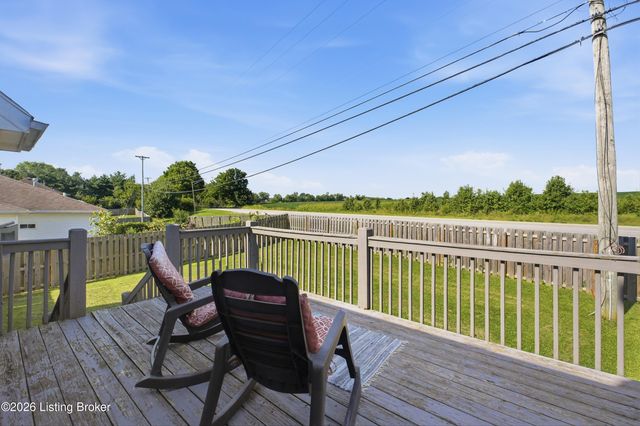 38 NorthCountry Dr, Shelbyville, KY 40065