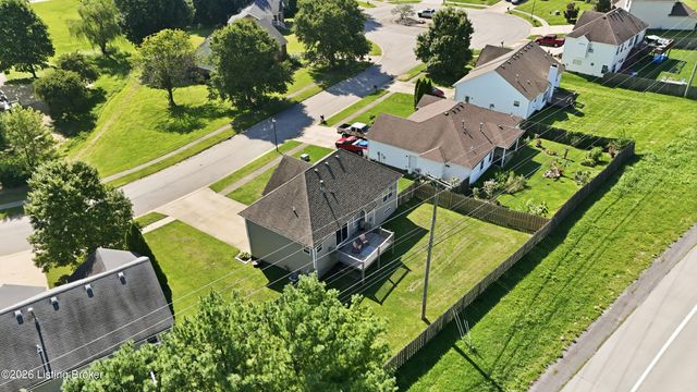 38 NorthCountry Dr, Shelbyville, KY 40065
