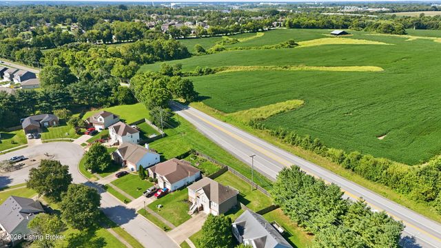 38 NorthCountry Dr, Shelbyville, KY 40065