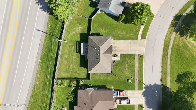 38 NorthCountry Dr, Shelbyville, KY 40065
