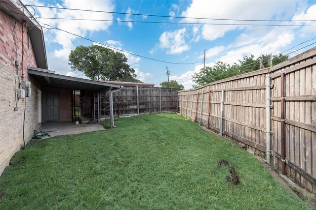 2121 Austin Drive, Carrollton, TX 75006