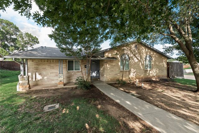 2121 Austin Drive, Carrollton, TX 75006