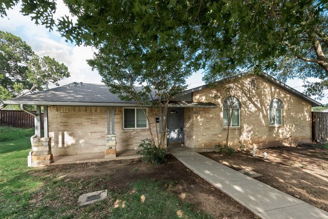 2121 Austin Drive, Carrollton, TX 75006