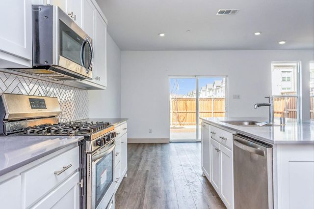 1328 Hill Country Place, Celina, TX 75009