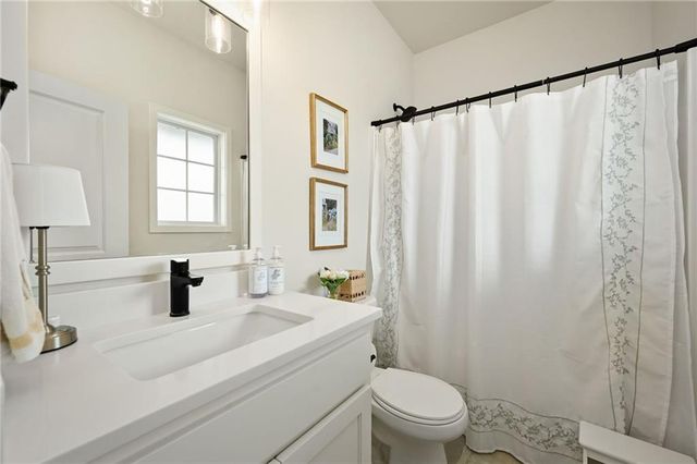 6987 Glenn Lane, Parkville, MO 64152