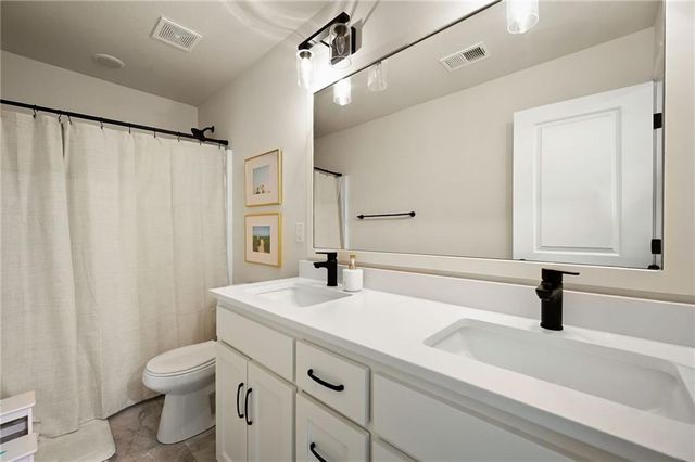 6987 Glenn Lane, Parkville, MO 64152
