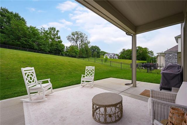 6987 Glenn Lane, Parkville, MO 64152