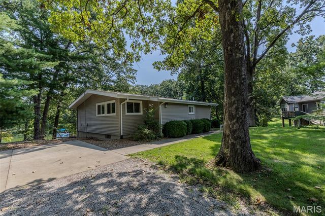 12820 Winnebago Drive, Shipman, IL 62685