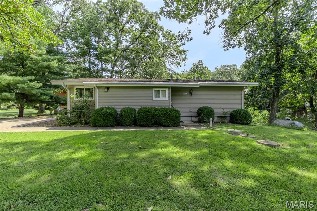 12820 Winnebago Drive, Shipman, IL 62685