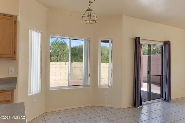 461 E Covered Wagon Drive, Tucson, AZ 85704