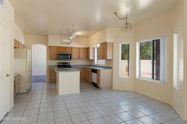 461 E Covered Wagon Drive, Tucson, AZ 85704
