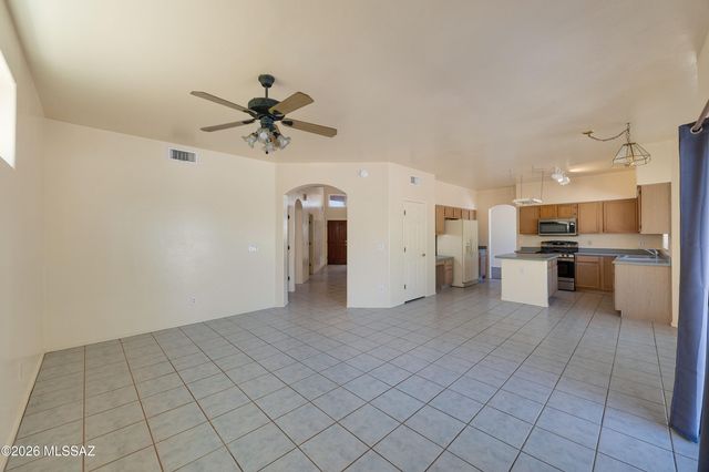 461 E Covered Wagon Drive, Tucson, AZ 85704