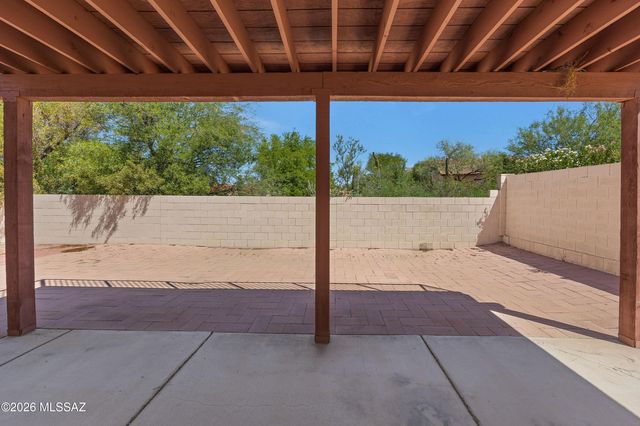 461 E Covered Wagon Drive, Tucson, AZ 85704