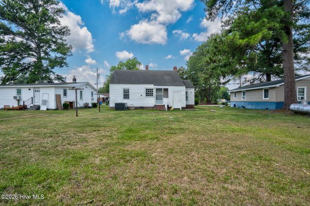 203 S S A Gilliam Street, Pinetops, NC 27864