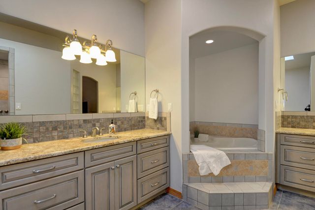 1500 12th Street SE, Rio Rancho, NM 87124