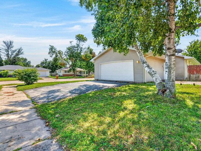 808 GROVE STREET, Menasha, WI 54952