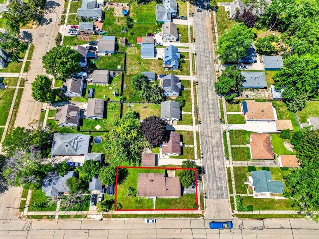 808 GROVE STREET, Menasha, WI 54952
