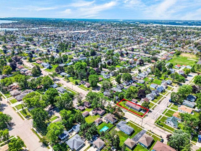 808 GROVE STREET, Menasha, WI 54952