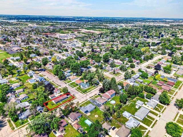 808 GROVE STREET, Menasha, WI 54952