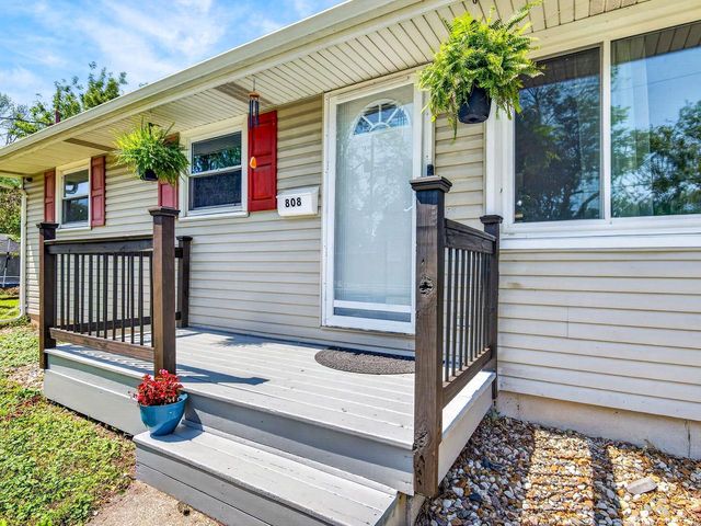 808 GROVE STREET, Menasha, WI 54952