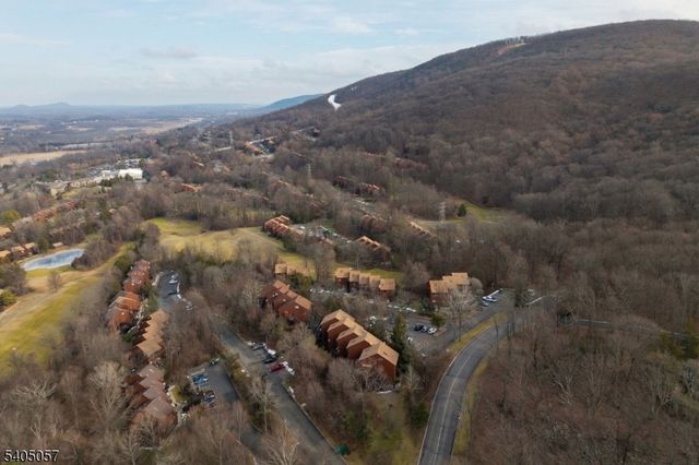 1 Baltusrol Ct. Unit 2 2, Vernon Twp., NJ 07462