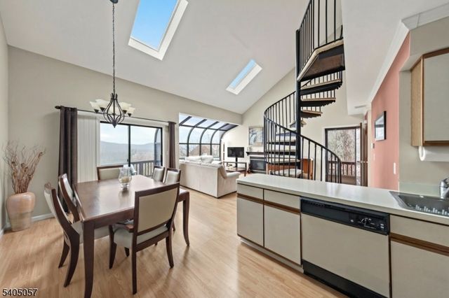 1 Baltusrol Ct. Unit 2 2, Vernon Twp., NJ 07462