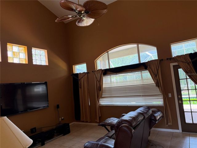 18826 AVENUE BIARRITZ, Lutz, FL 33558