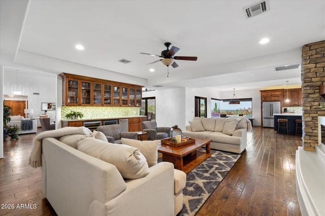 7306 N BROOKVIEW Way, Paradise Valley, AZ 85253