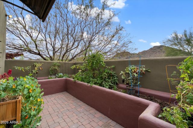 7306 N BROOKVIEW Way, Paradise Valley, AZ 85253
