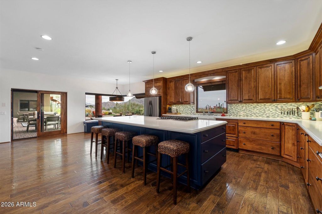 Image 14 of property listing at 7306 N BROOKVIEW Way, Paradise Valley, AZ 85253