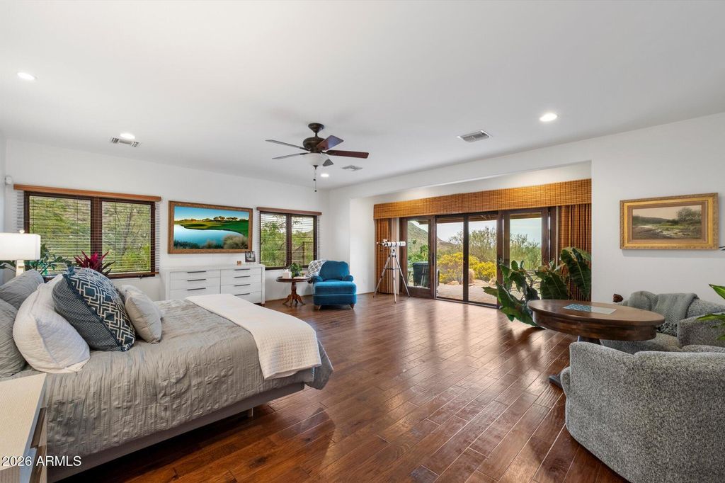 Image 19 of property listing at 7306 N BROOKVIEW Way, Paradise Valley, AZ 85253