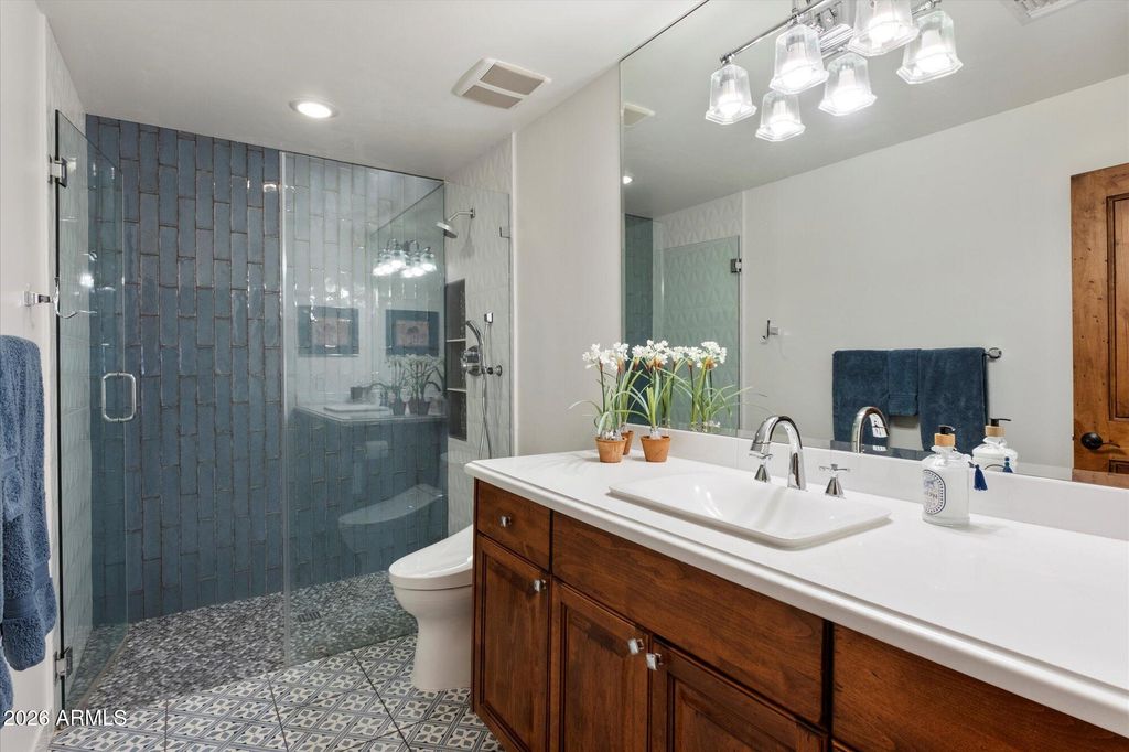 Image 26 of property listing at 7306 N BROOKVIEW Way, Paradise Valley, AZ 85253