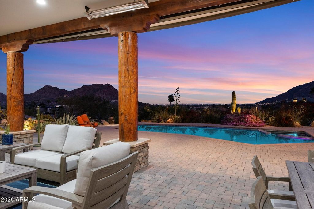 Image 28 of property listing at 7306 N BROOKVIEW Way, Paradise Valley, AZ 85253