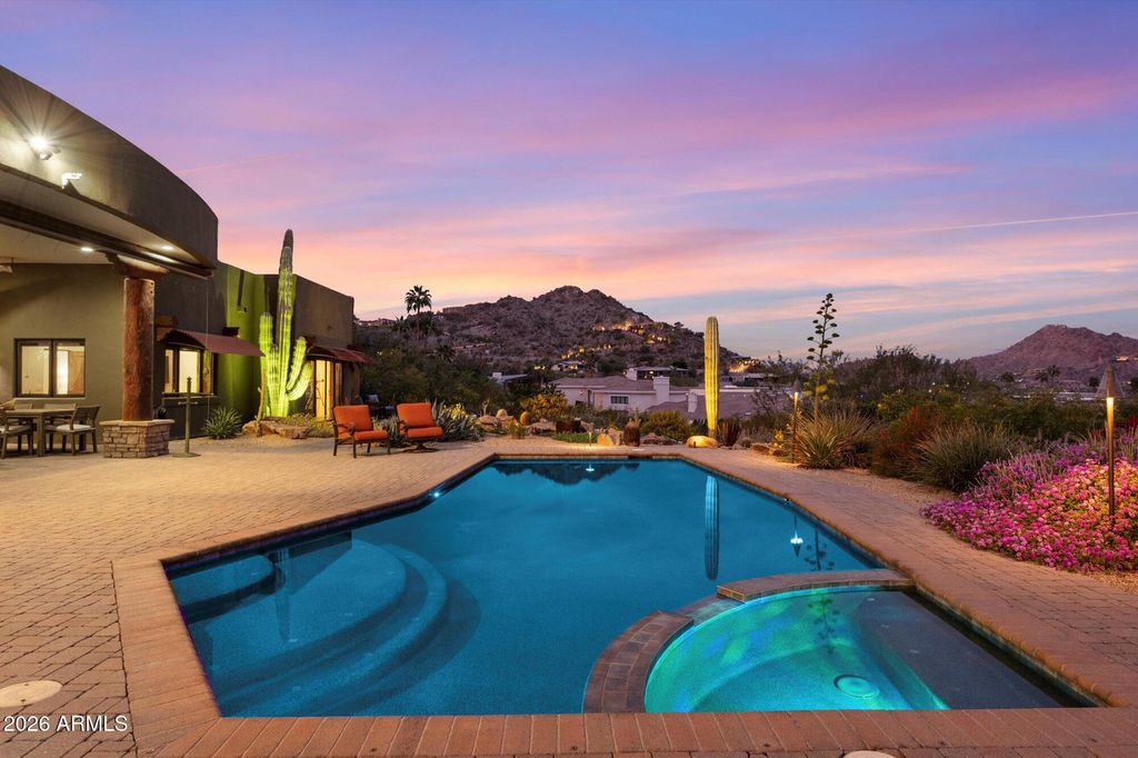 Image 31 of property listing at 7306 N BROOKVIEW Way, Paradise Valley, AZ 85253