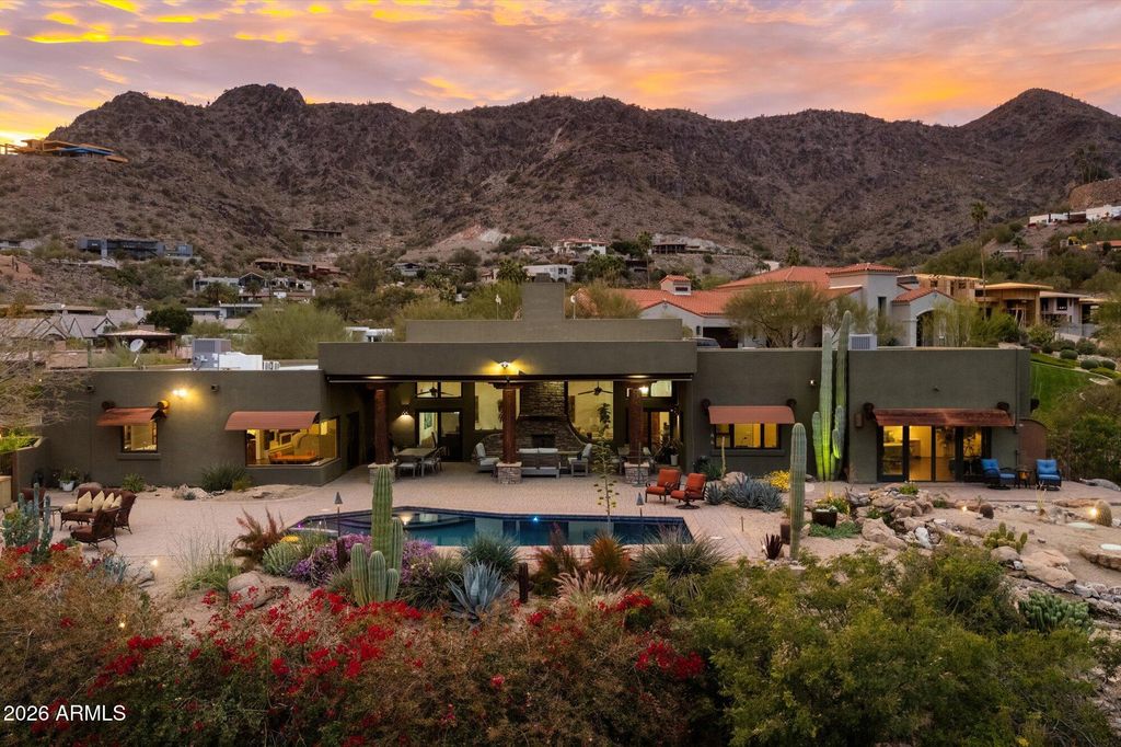 Image 36 of property listing at 7306 N BROOKVIEW Way, Paradise Valley, AZ 85253