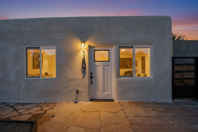 1607 Walter Street SE, Albuquerque, NM 87102