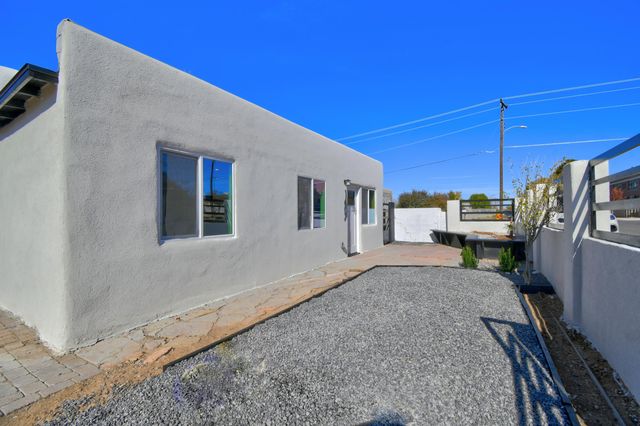 1607 Walter Street SE, Albuquerque, NM 87102