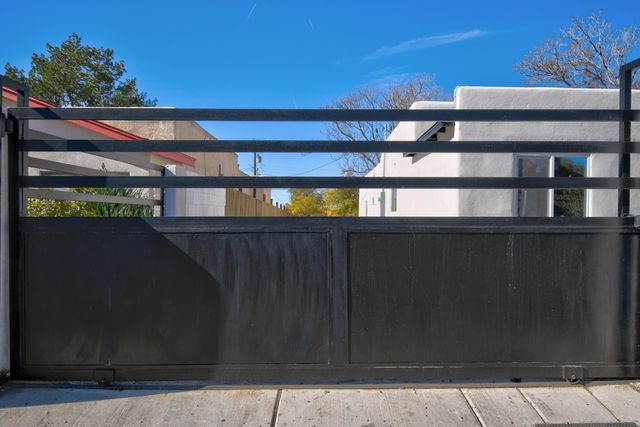 1607 Walter Street SE, Albuquerque, NM 87102