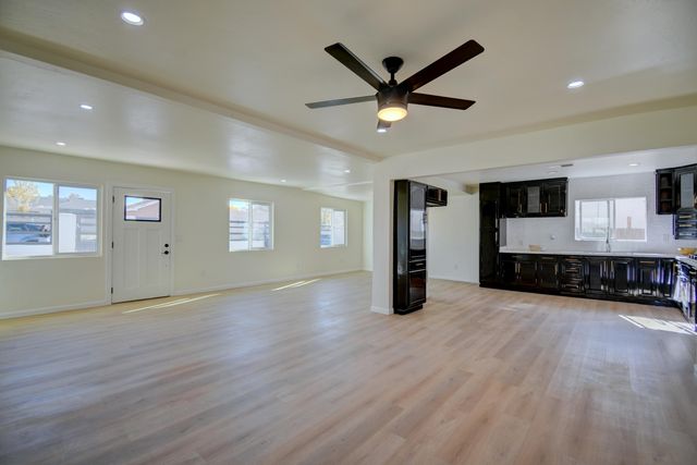 1607 Walter Street SE, Albuquerque, NM 87102