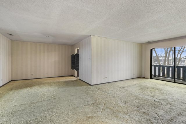 11151 Cottonwood Drive 19C, Palos Hills, IL 60465