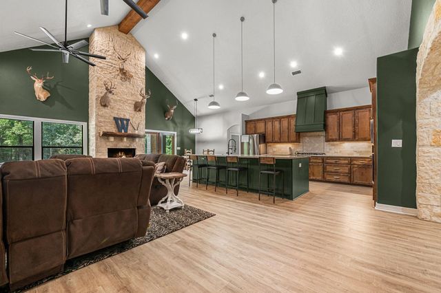 18107 Keenan Cut Off Road, Montgomery, TX 77316