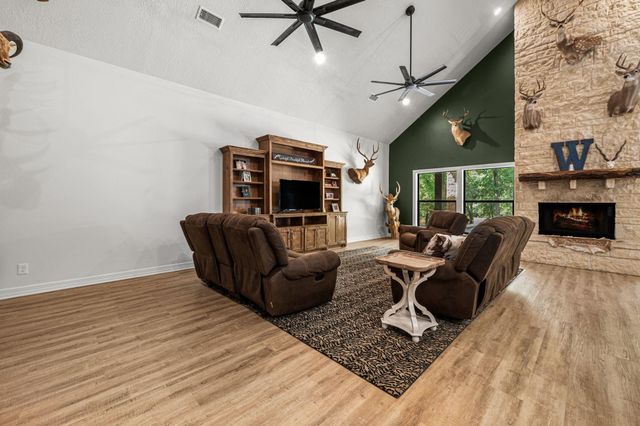 18107 Keenan Cut Off Road, Montgomery, TX 77316