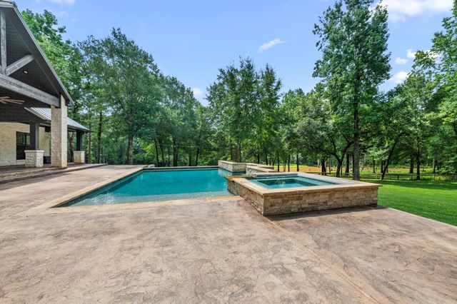 18107 Keenan Cut Off Road, Montgomery, TX 77316