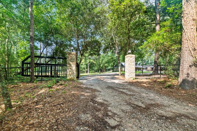 18107 Keenan Cut Off Road, Montgomery, TX 77316