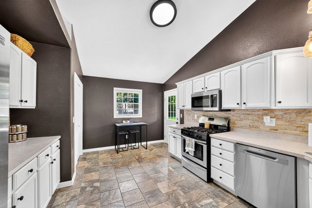 19638 Bluestem Lane, Goshen, IN 46528